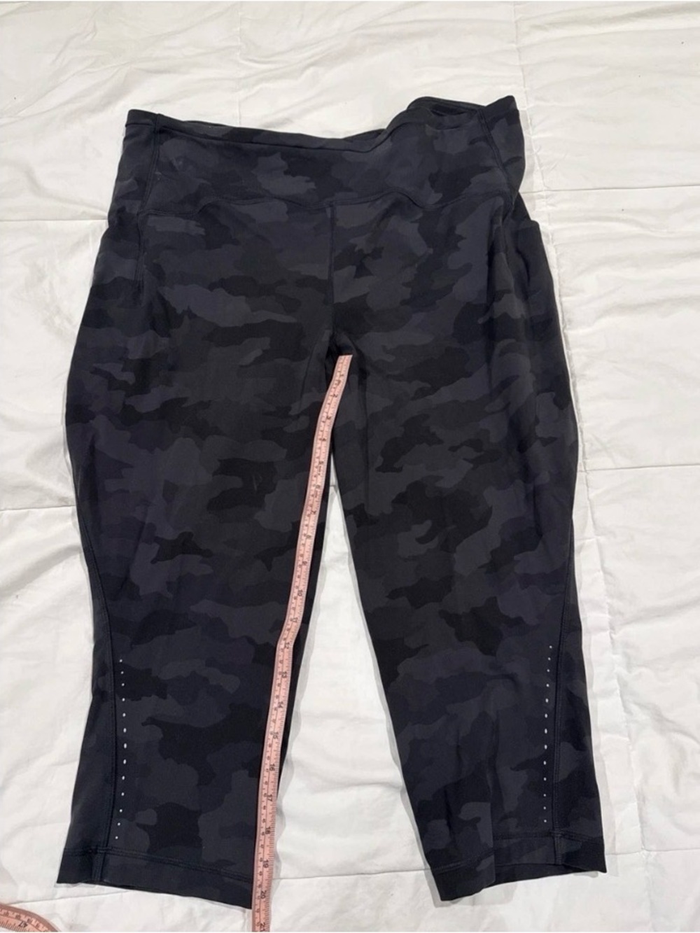 Lululemon, size 20, Black Camo Women’s Active Capri Leggings